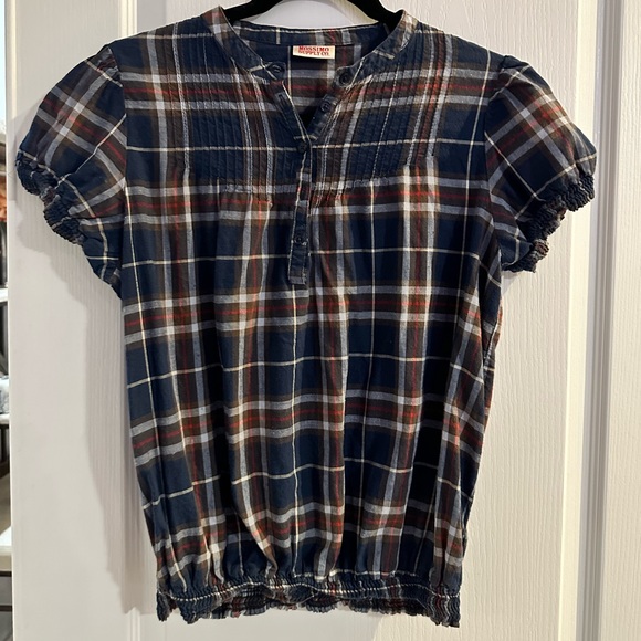 Cute plaid top - Picture 1 of 1